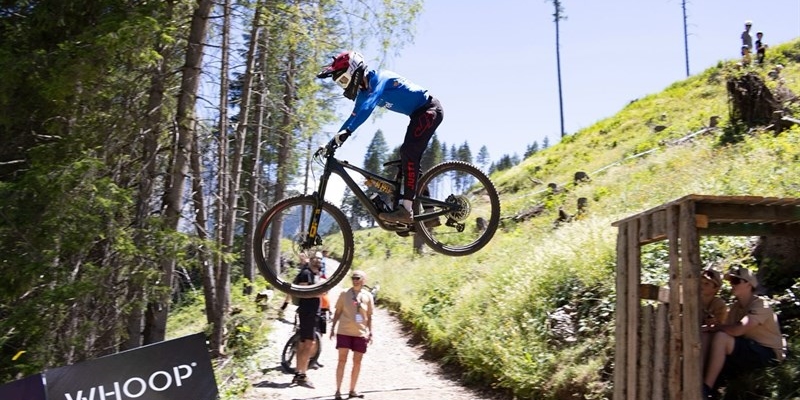 Mondiale Enduro a Canazei: Lorenzo Noferini brilla con un sesto posto tra i Junior Pro