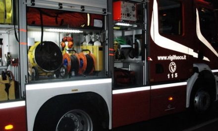 Scontro frontale a Barberino di Mugello nella notte: tre feriti, tra cui una giovane donna