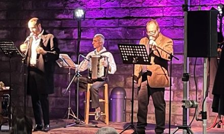 Grande partecipazione a Marradi per la pièce teatrale “Il cappotto di Dino Campana”