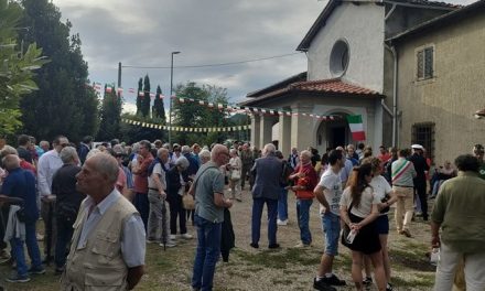 Grande partecipazione alla cerimonia a Santa Lucia allo Stale