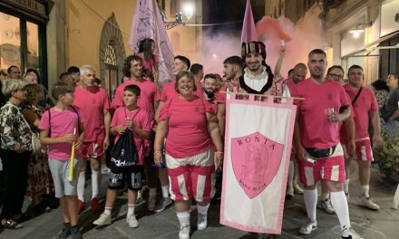 Palio di San Lorenzo 2025: trionfo del Rione Rosa di Ronta Panicaglia