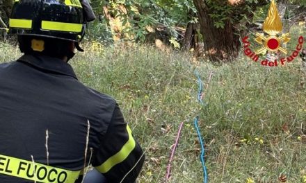 Intervento dei vigili del fuoco a San Godenzo per il soccorso di una donna ferita in zona impervia