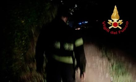 Reggello, cacciatore 85enne cade nell’Arno: salvato dai Vigili del Fuoco