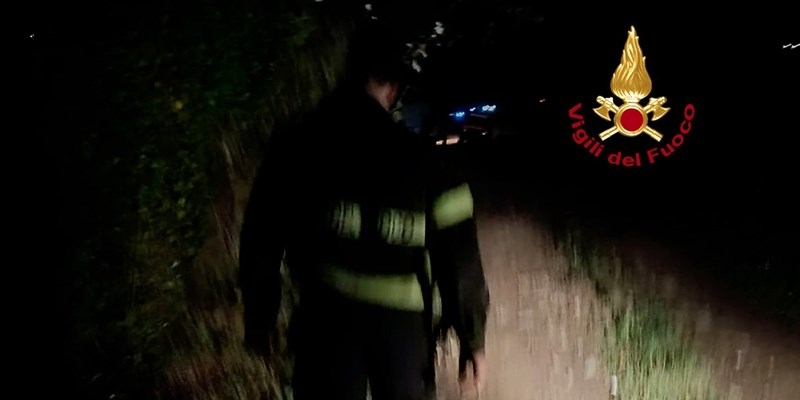 Reggello, cacciatore 85enne cade nell’Arno: salvato dai Vigili del Fuoco