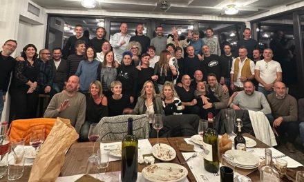 I cinquantenni di Vicchio festeggiano insieme: una serata di ricordi, amicizia e allegria