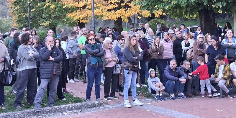 Manifestazione a Vaglia: cittadini in piazza per chiedere trasparenza, sicurezza e prevenzione