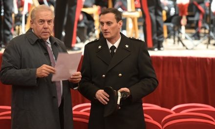 Musica, emozione e solidarietà. La fanfara della scuola marescialli incanta Borgo San Lorenzo
